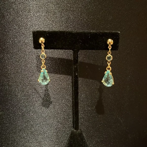Earrings - Picture 3 of 7